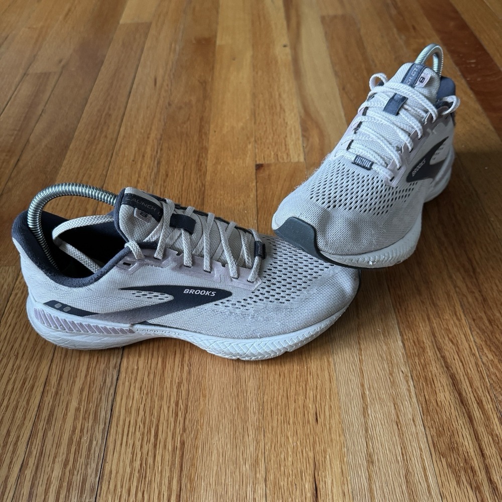 Brooks Launch GTS 8 Womens Grey Lavender Running Shoes 1203461B053 Size 8.5